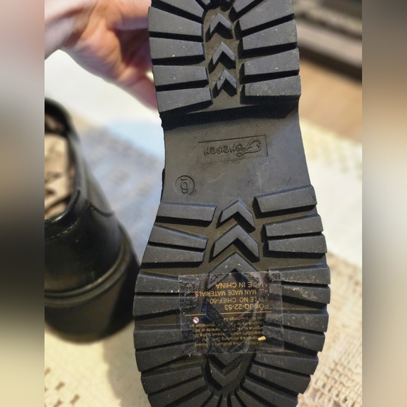 ... - Picture 3 of 5